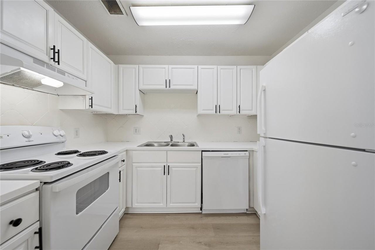 13690 Orange Sunset Dr #202 - Photo 4 of 20