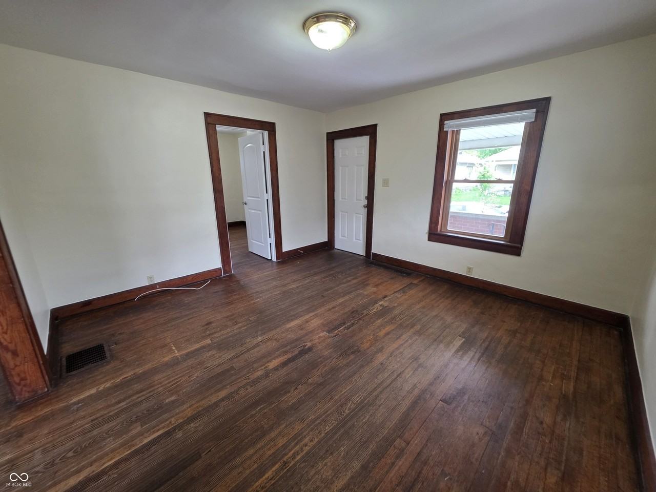1534 Dawson St - Photo 3 of 20