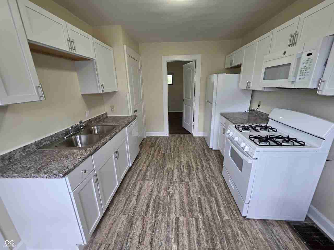 1534 Dawson St - Photo 6 of 20