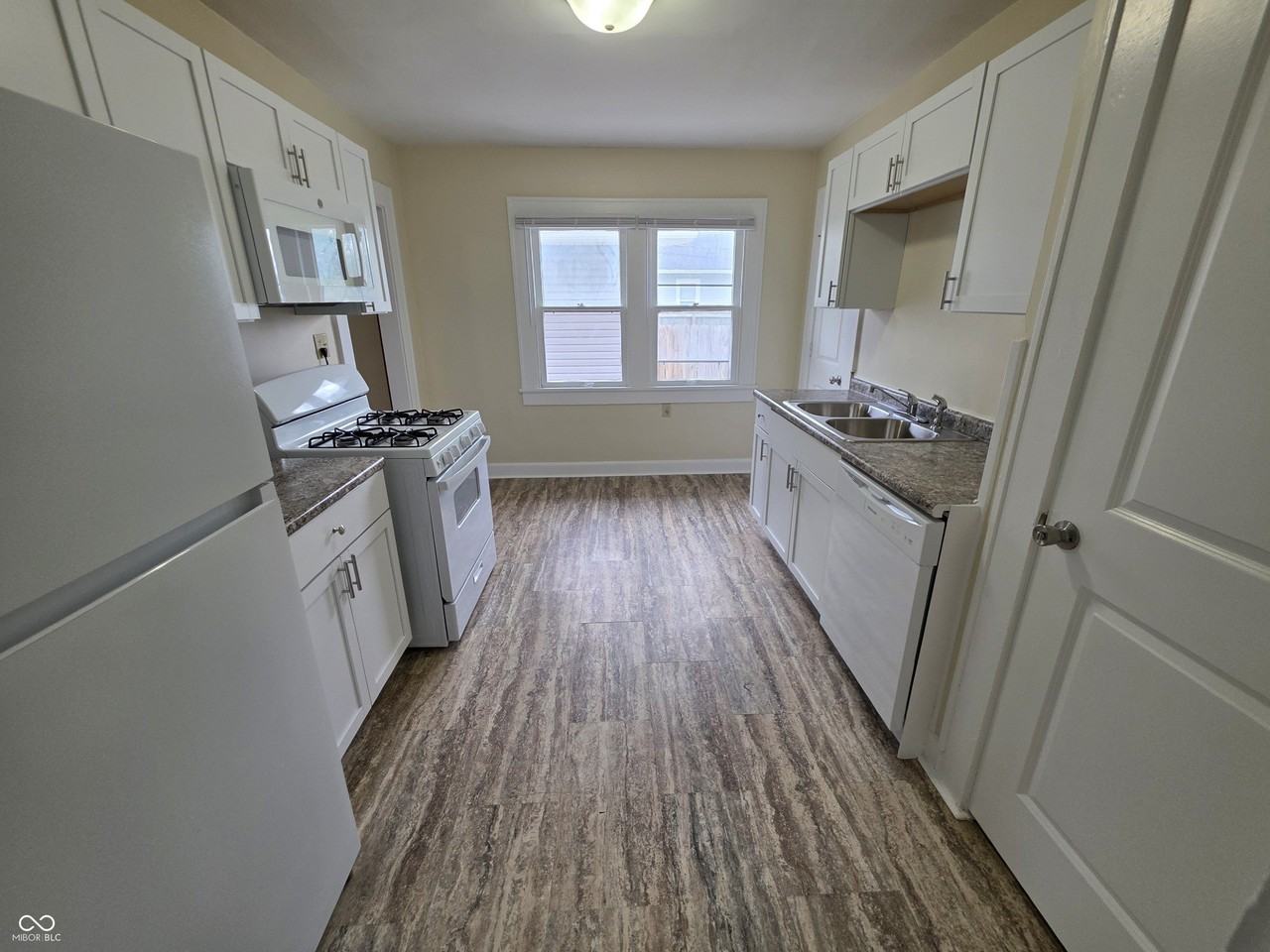 1534 Dawson St - Photo 7 of 20