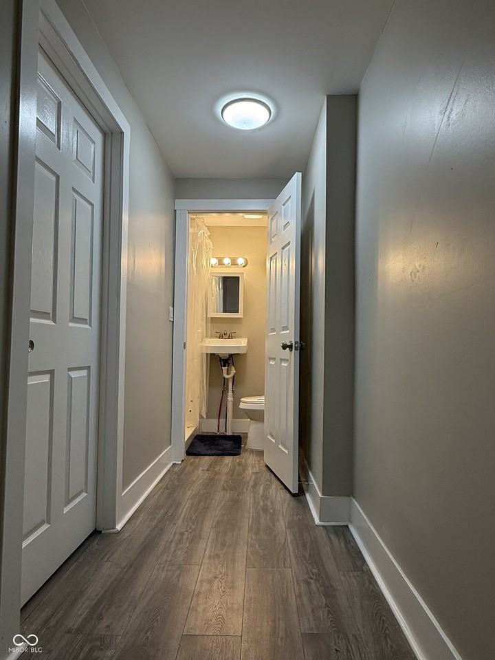 1341 N Gale St - Photo 3 of 9