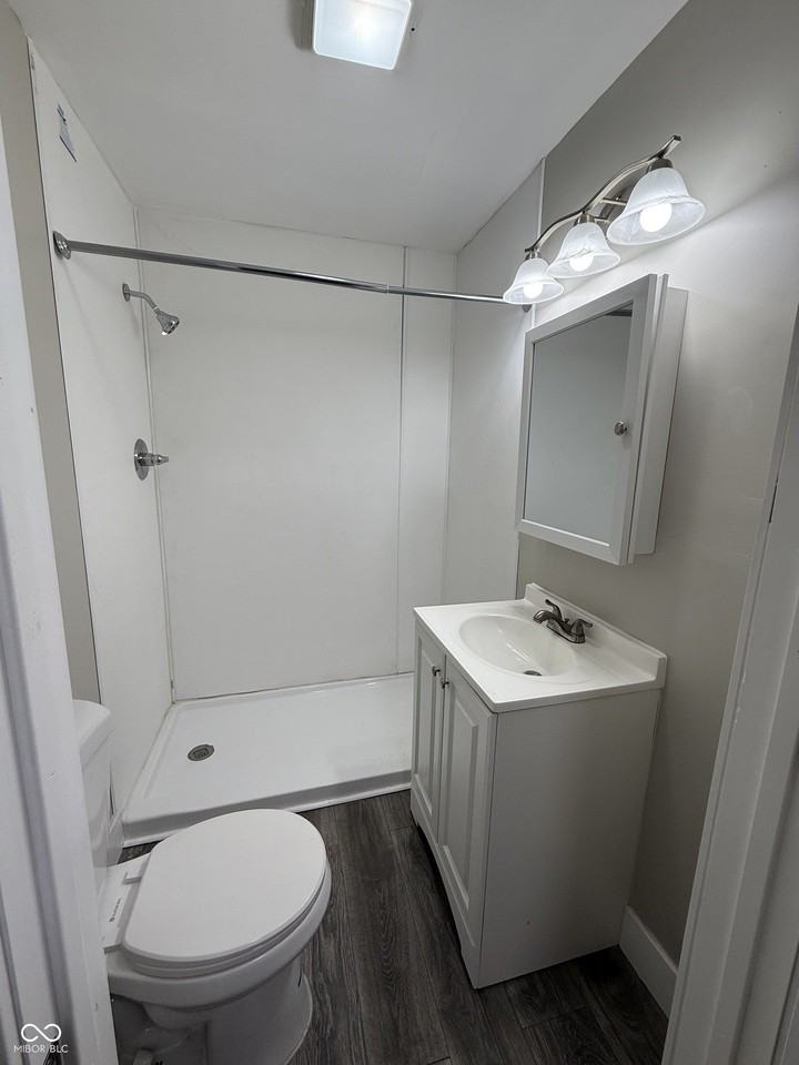 1341 N Gale St - Photo 4 of 9
