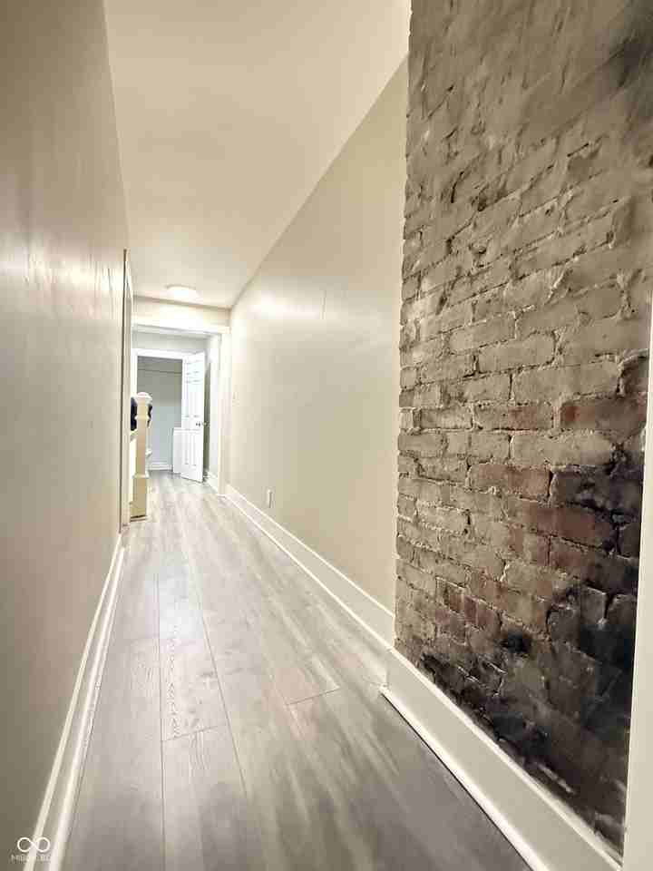 1341 N Gale St - Photo 5 of 9