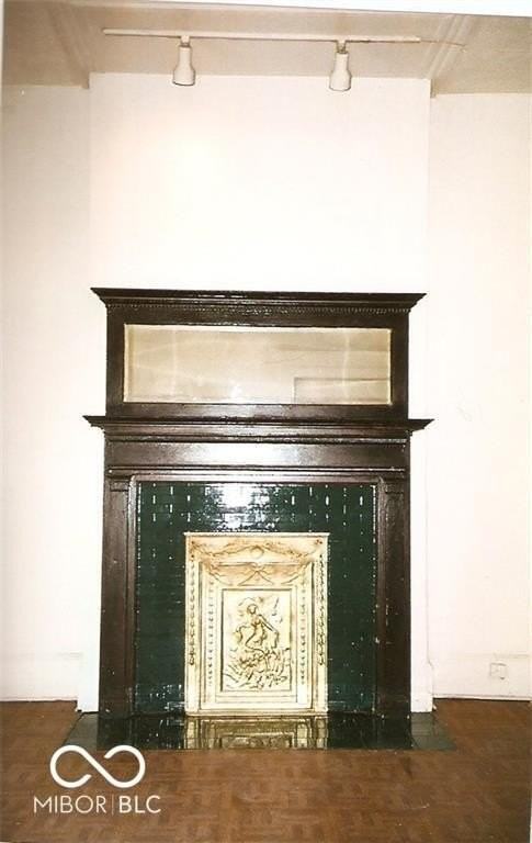 2001 N Talbott St - Photo 2 of 4