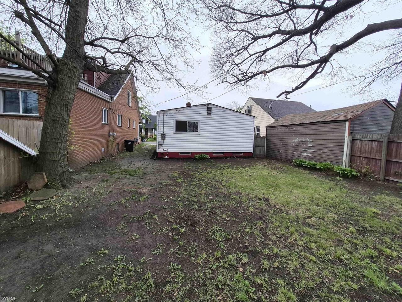 18884 Bloom St #NA - Photo 2 of 17