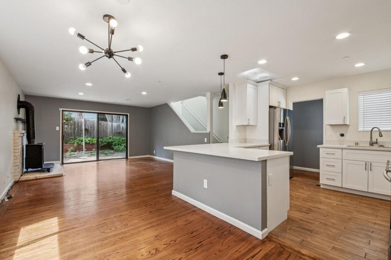 312 Keith Ave - Photo 2 of 11