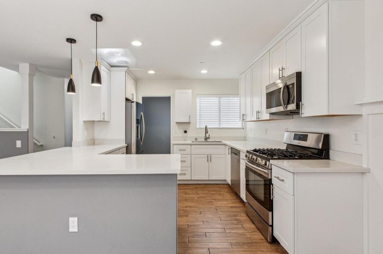 312 Keith Ave - Photo 3 of 11