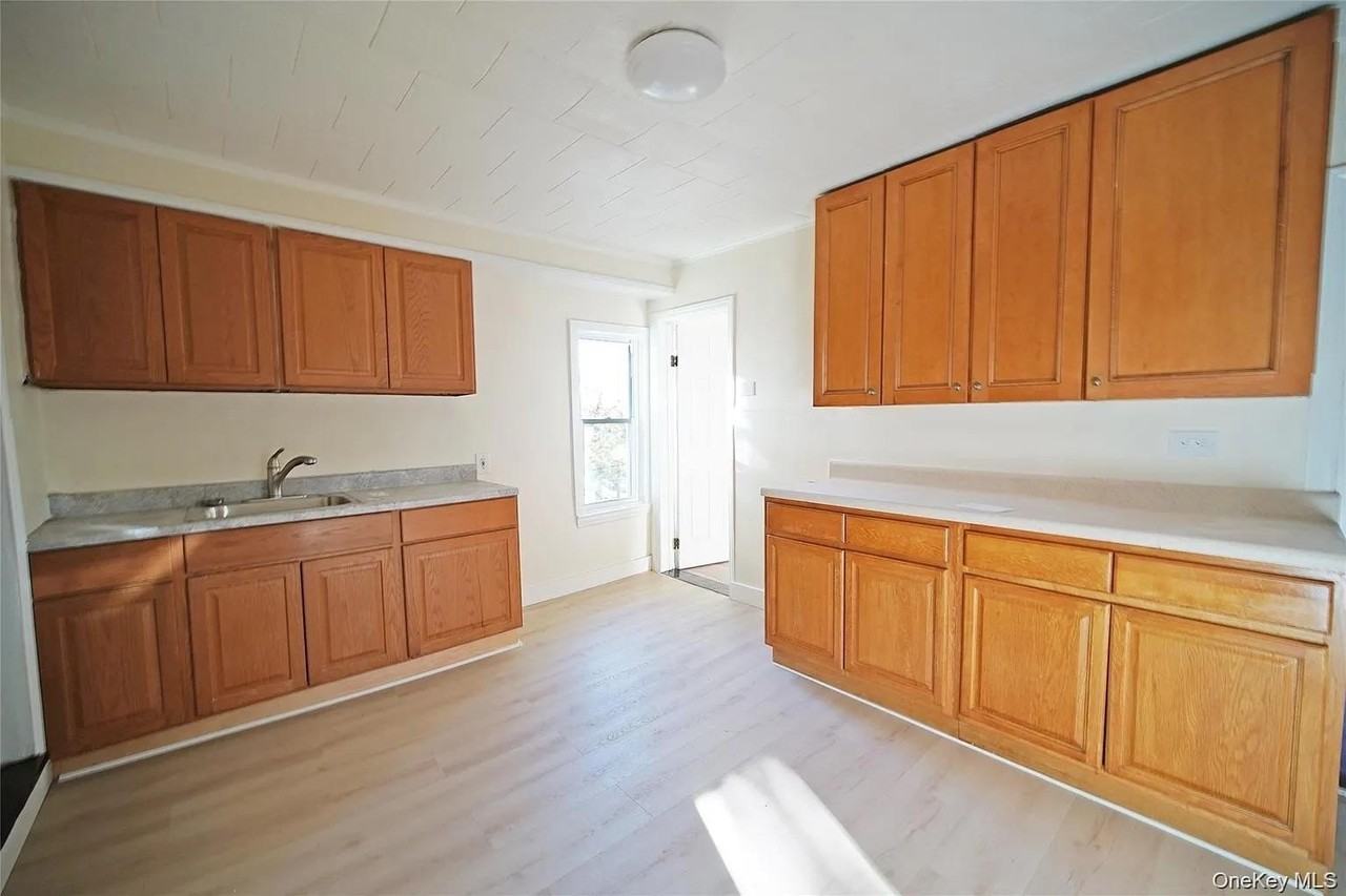 45 Linden St - Photo 4 of 9