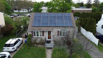 featured image of 11 Cortelyou St W