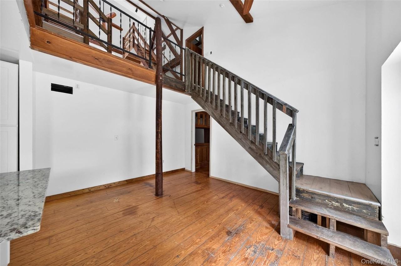 79 Quaker Hill Rd #2 - Photo 4 of 32