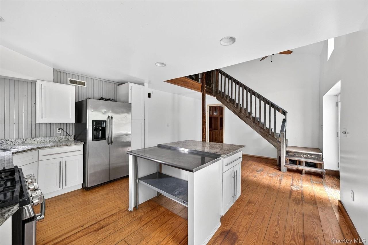 79 Quaker Hill Rd #2 - Photo 6 of 32