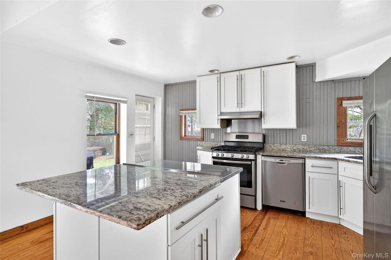 79 Quaker Hill Rd #2 - Photo 7 of 32