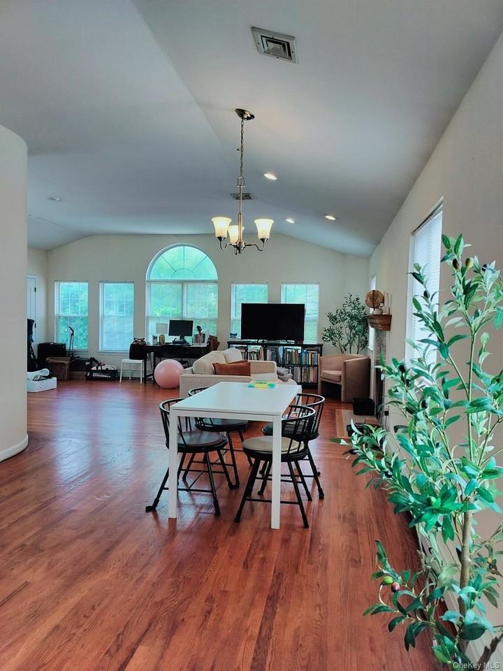 57 Dunwood Rd #B - Photo 3 of 8