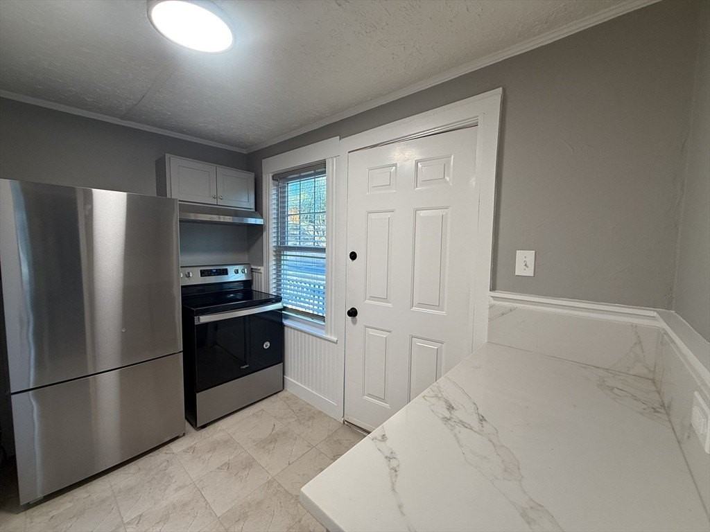 198 E Central St #2R - Photo 2 of 10