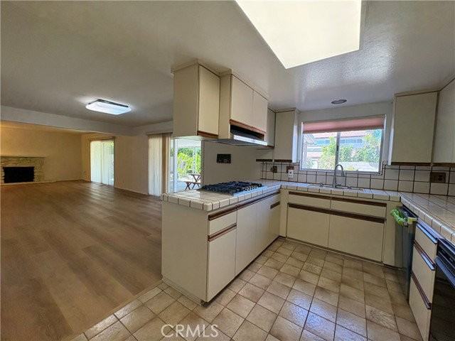 2125 W 236th Pl - Photo 5 of 8