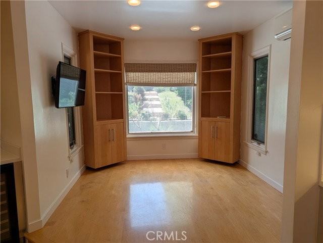 1451 3rd St - Photo 5 of 8