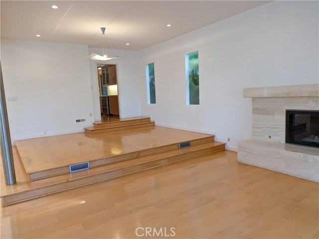 1451 3rd St - Photo 6 of 8