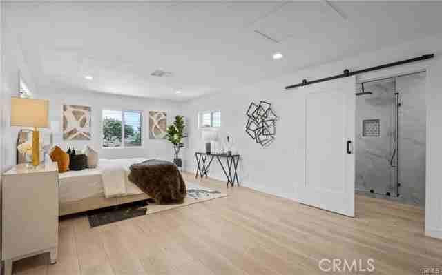 2734 Armour Ln - Photo 2 of 8