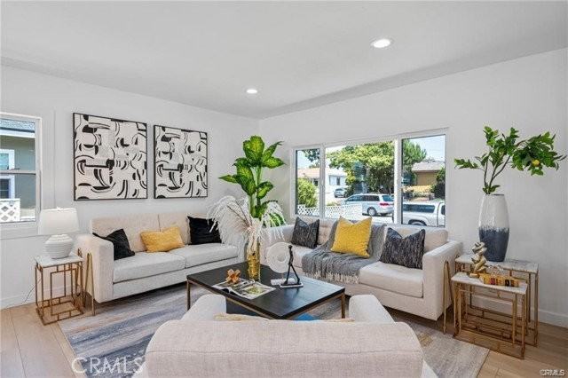 2734 Armour Ln - Photo 5 of 8