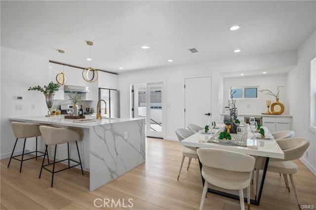 2734 Armour Ln - Photo 6 of 8