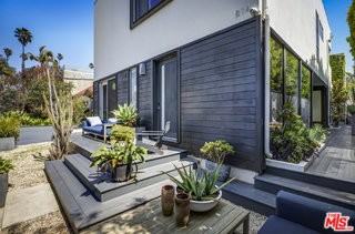 814 Crestmoore Pl - Photo 2 of 8