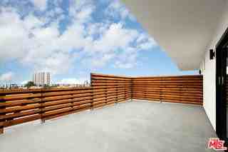 2811 3rd St #10 - Photo 4 of 8