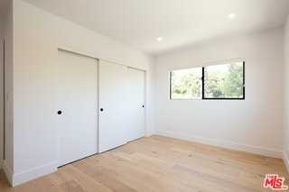 2811 3rd St #10 - Photo 7 of 8