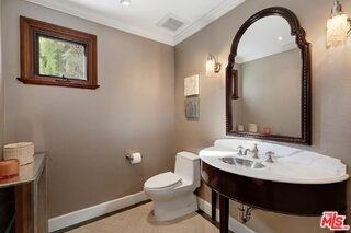 2134 La Mesa Dr - Photo 6 of 8