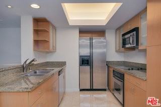 13700 Marina Pointe Dr #1027 - Photo 3 of 8