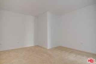 13700 Marina Pointe Dr #1027 - Photo 4 of 8