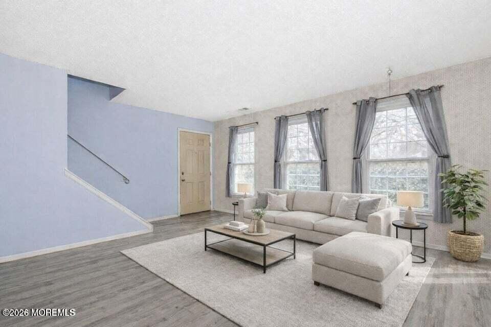 1311 Paris Ct - Photo 4 of 12