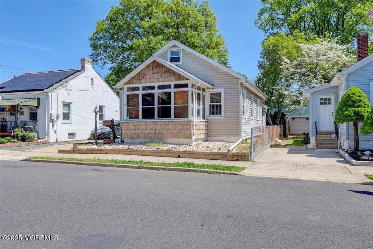 58 Arbor Ave - Photo 2 of 31