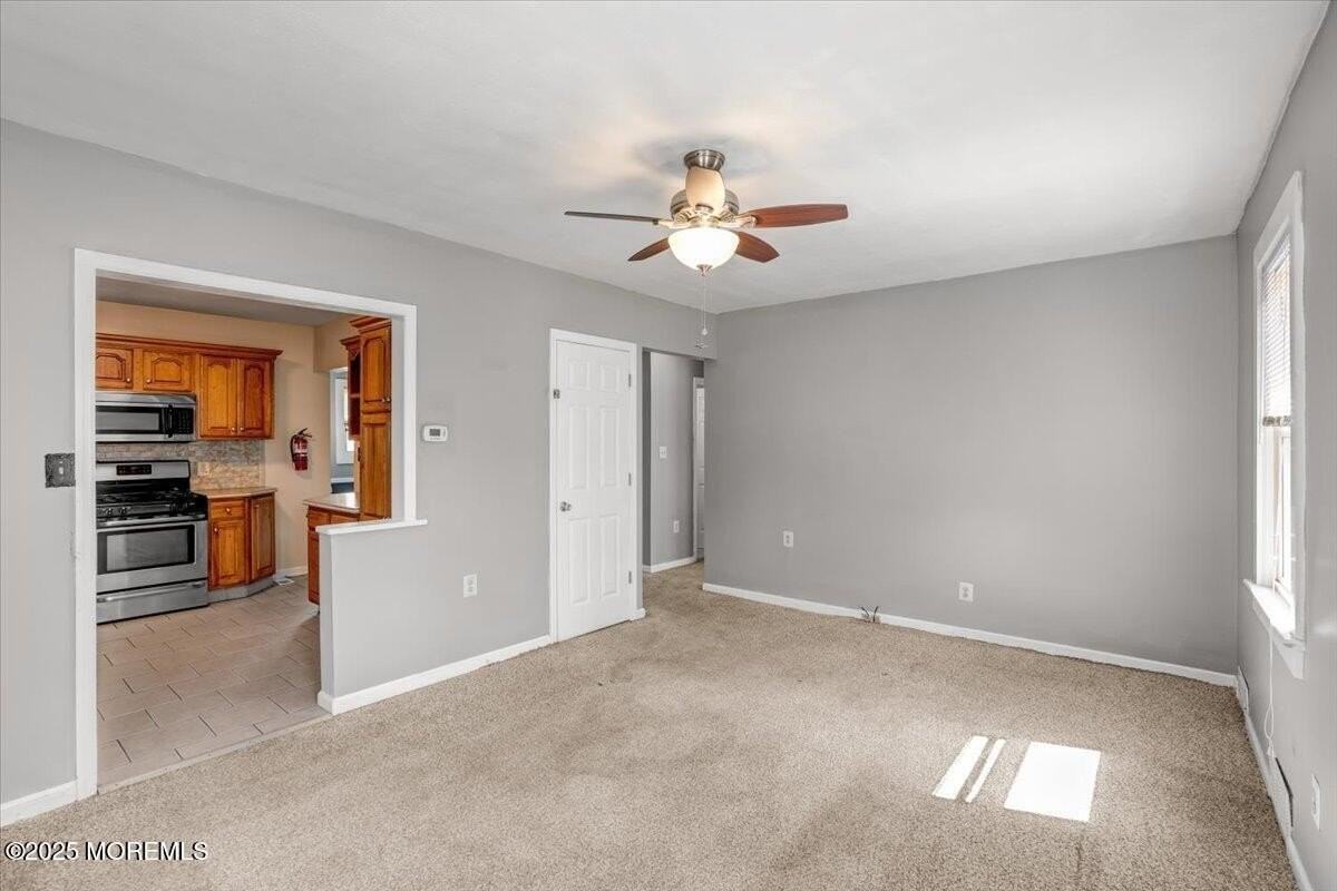 58 Arbor Ave - Photo 5 of 31