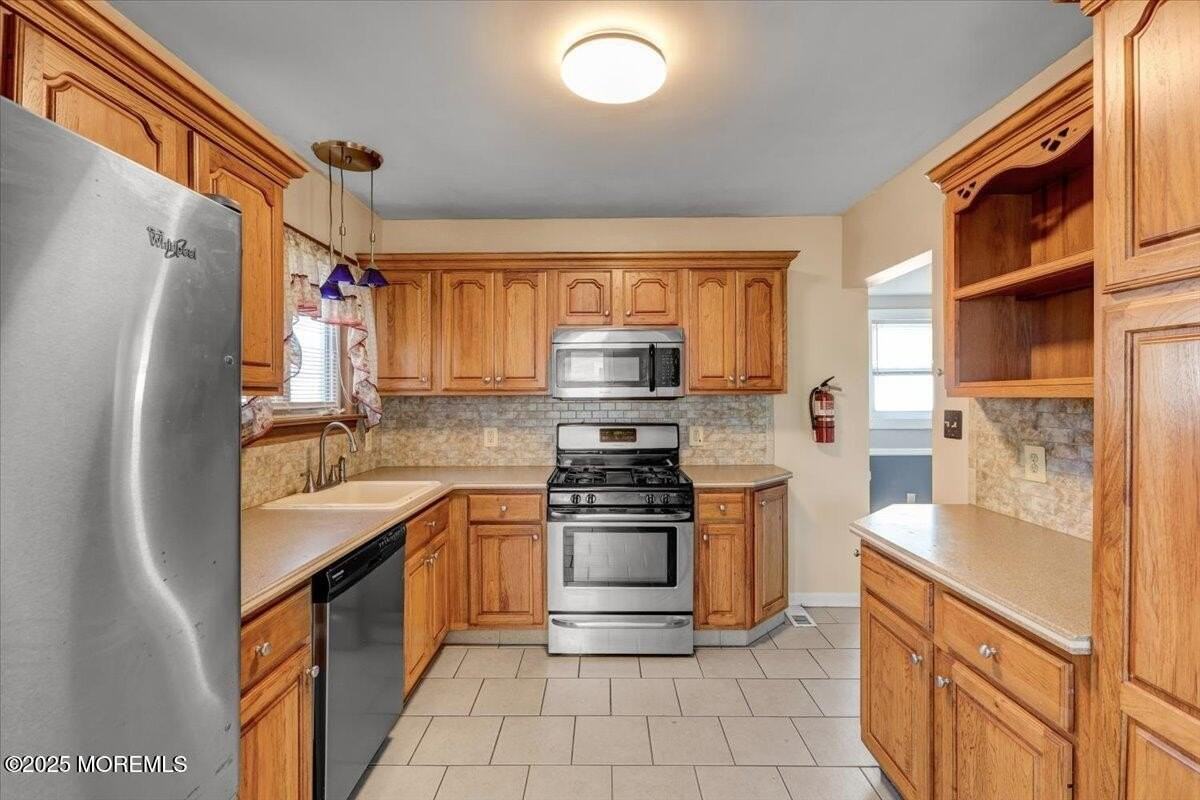 58 Arbor Ave - Photo 6 of 31