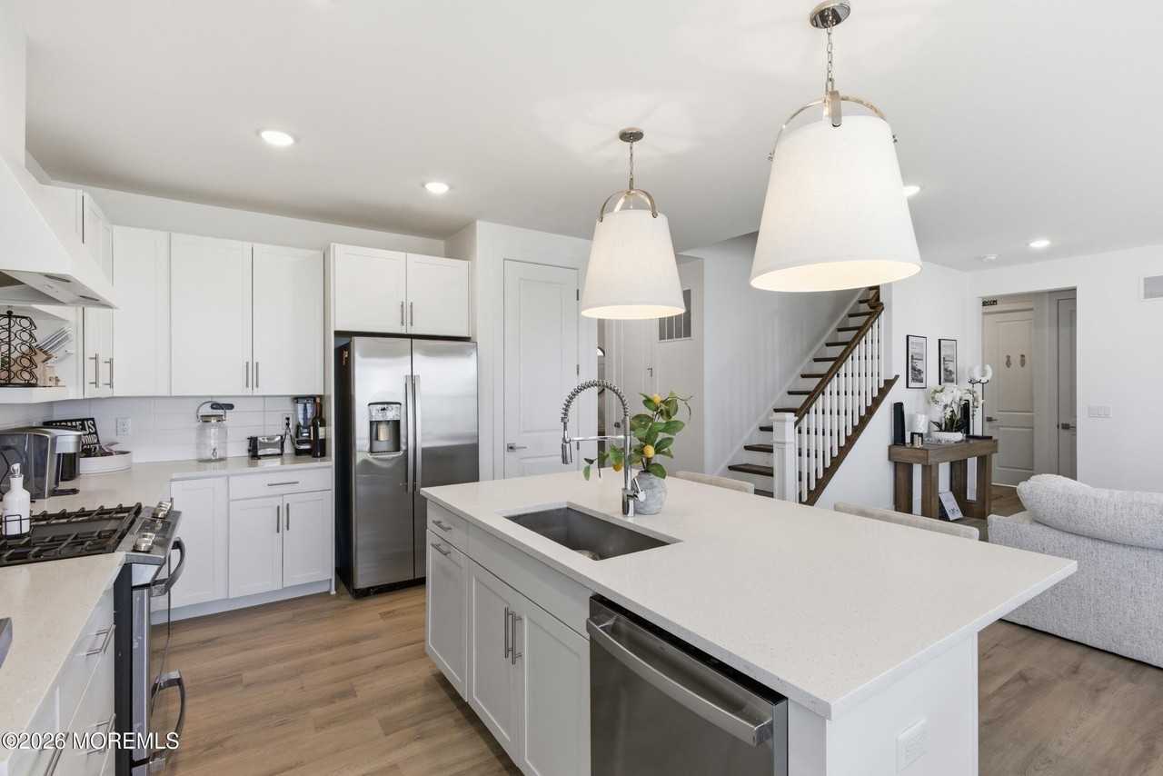 10 Carlisle Ct - Photo 5 of 14