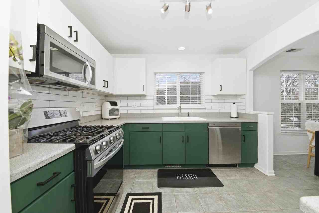 2038 Cambria Ct #2038 - Photo 4 of 15