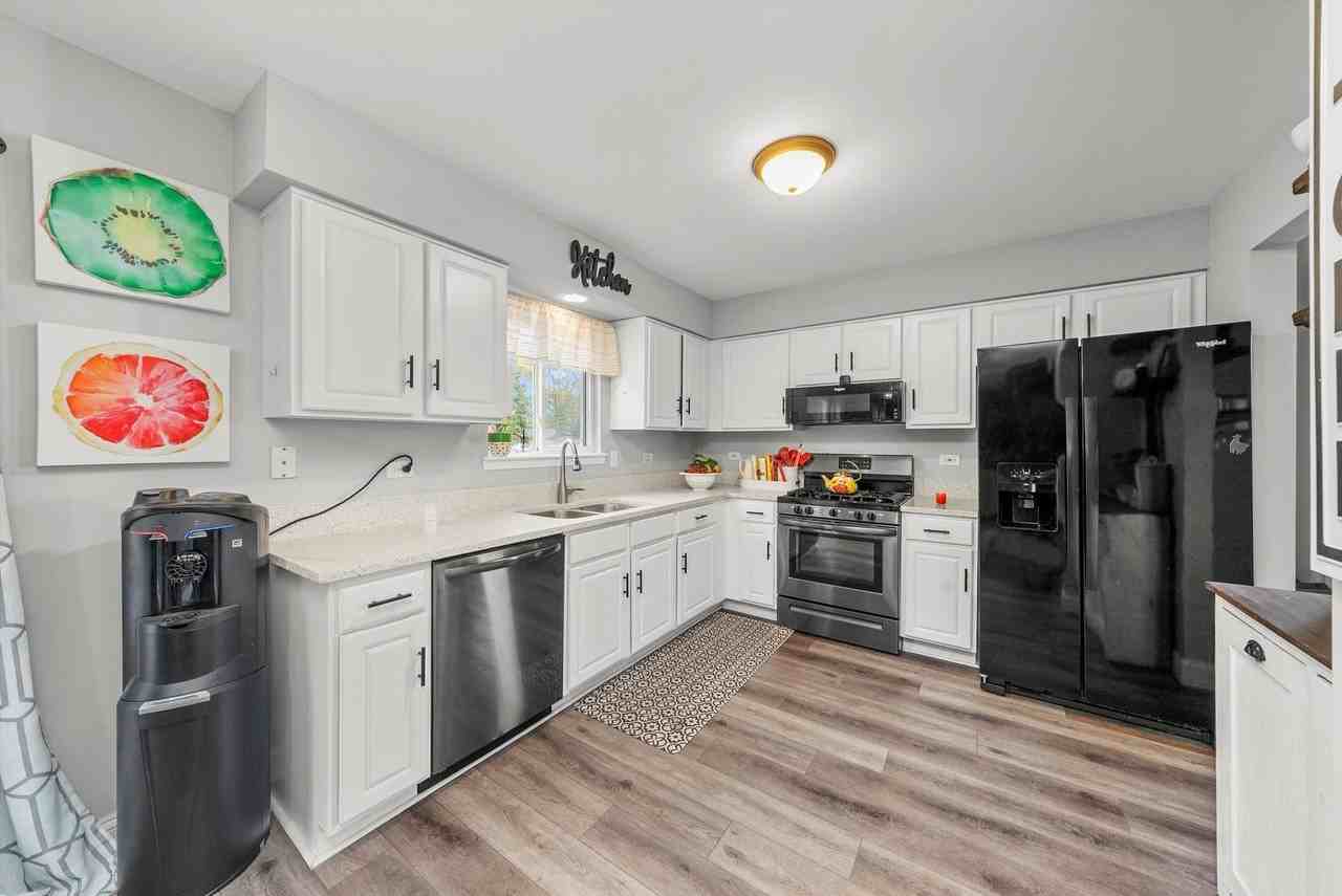 5332 W Mulberry Ln - Photo 3 of 14