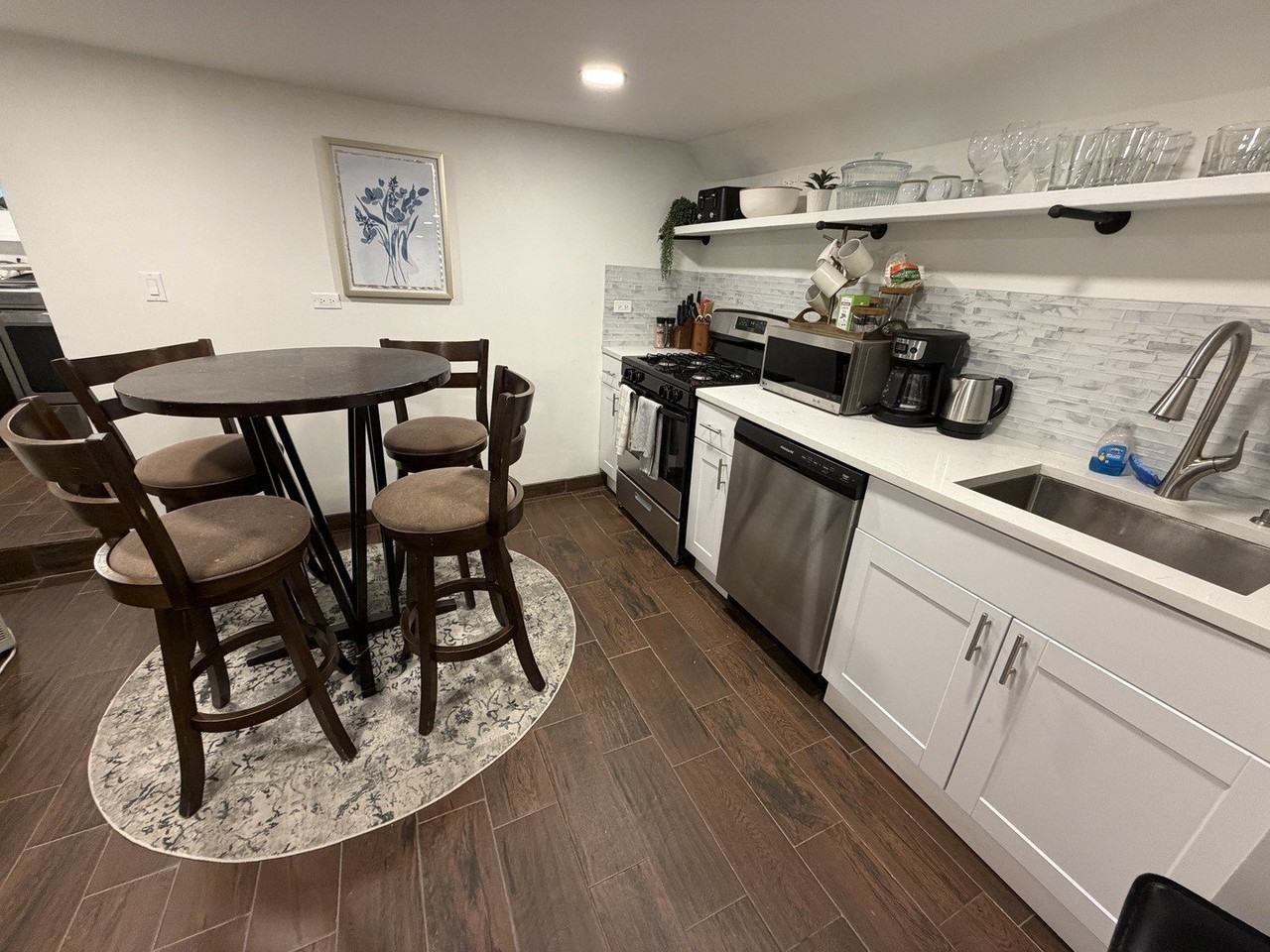 1805 W Cuyler Ave #G - Photo 3 of 14