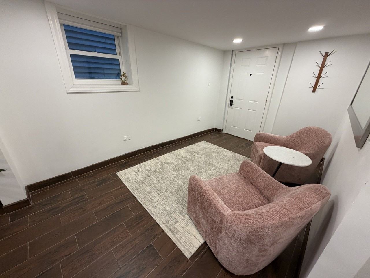 1805 W Cuyler Ave #G - Photo 6 of 14