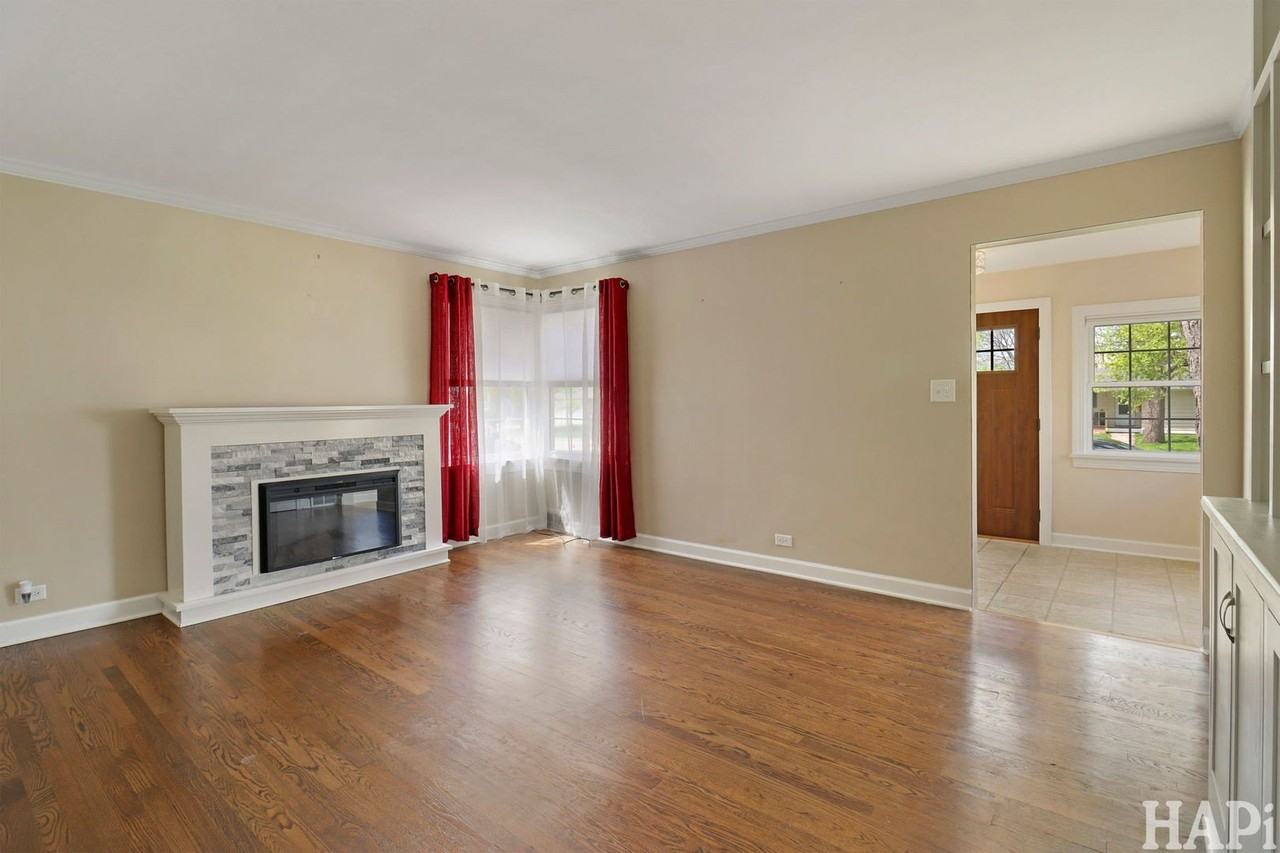 115 N Hager Ave - Photo 5 of 32