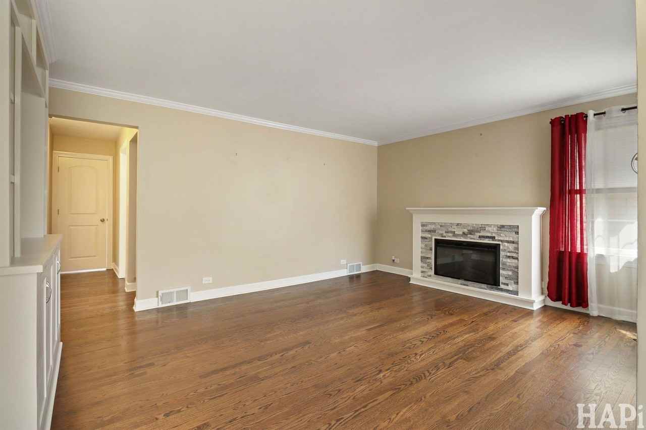 115 N Hager Ave - Photo 6 of 32