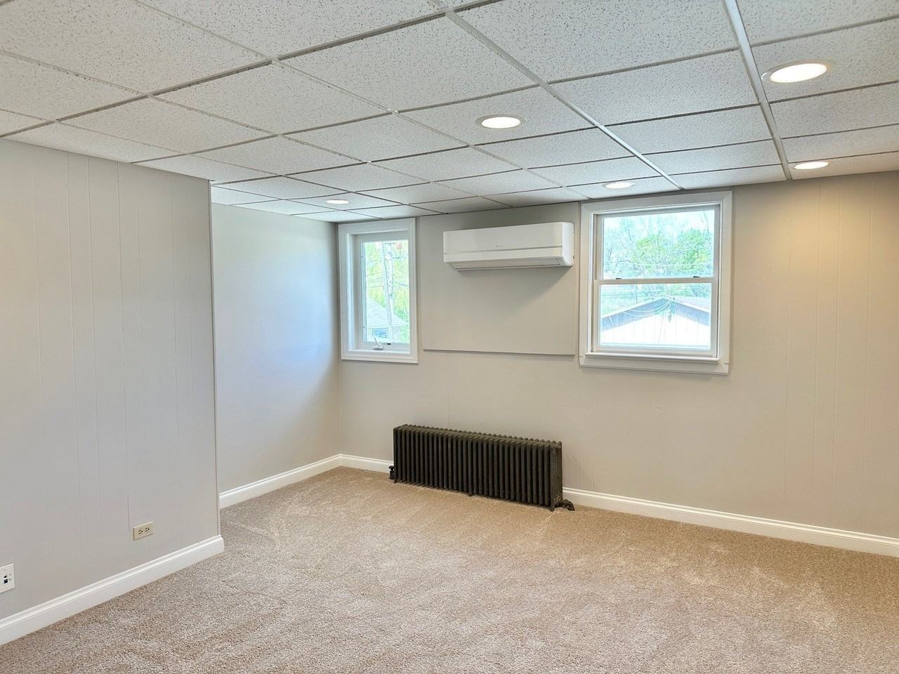 40 Crystal St #B - Photo 3 of 15
