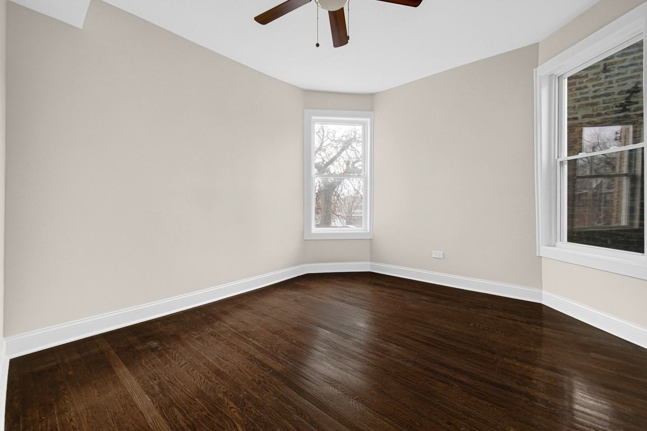 7011 S Prairie Ave #2 - Photo 4 of 16