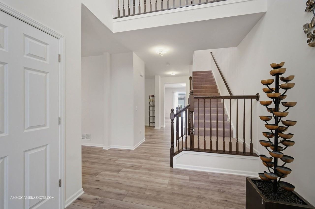 26305 W Milestone Dr - Photo 4 of 45