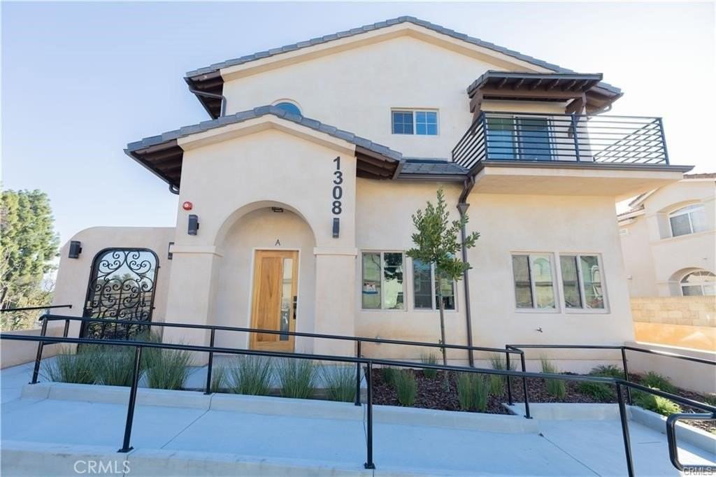 1308 Stevens Ave #B - Photo 4 of 50