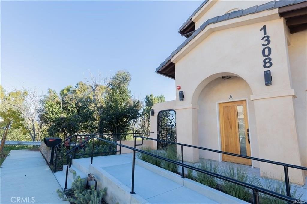 1308 Stevens Ave #B - Photo 5 of 50