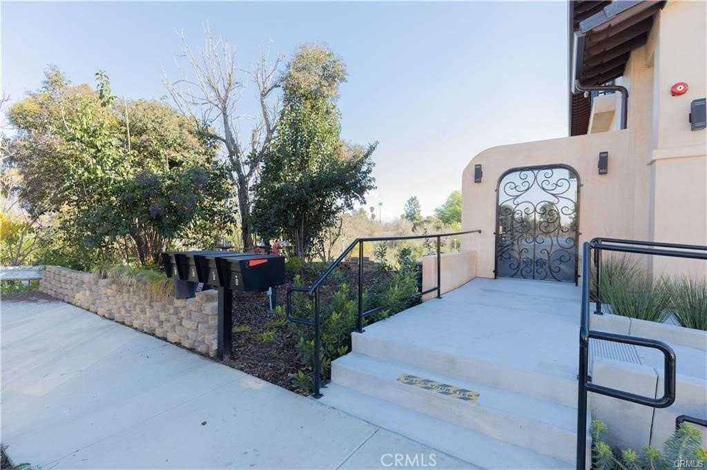 1308 Stevens Ave #B - Photo 7 of 50