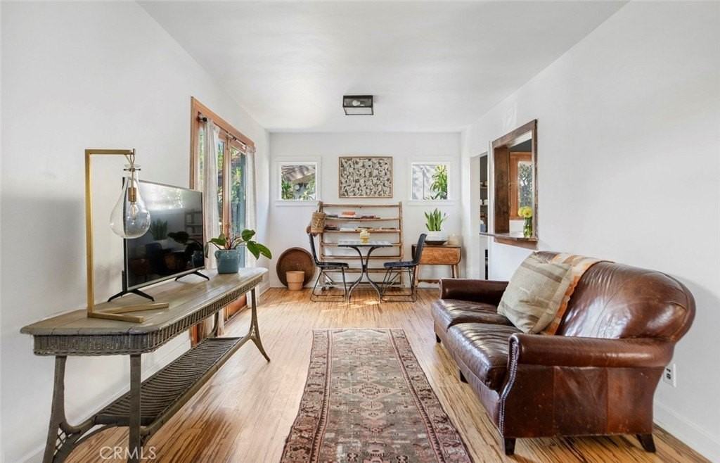 956 Vernon Ave - Photo 5 of 19