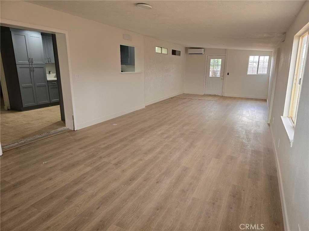 21181 Balsa St - Photo 5 of 8