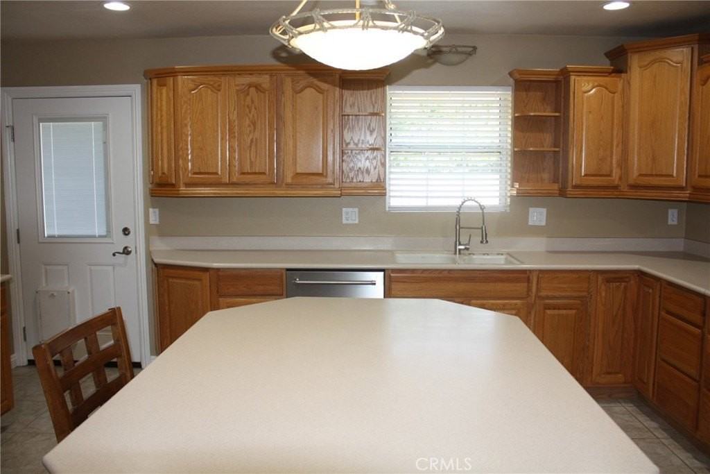 16540 Wagon Wheel Dr - Photo 7 of 44